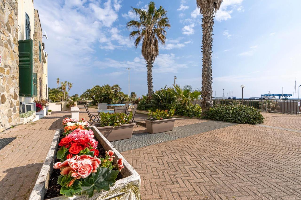 Albergo Ristorante Lucciola Santo Stefano al Mare Buitenkant foto