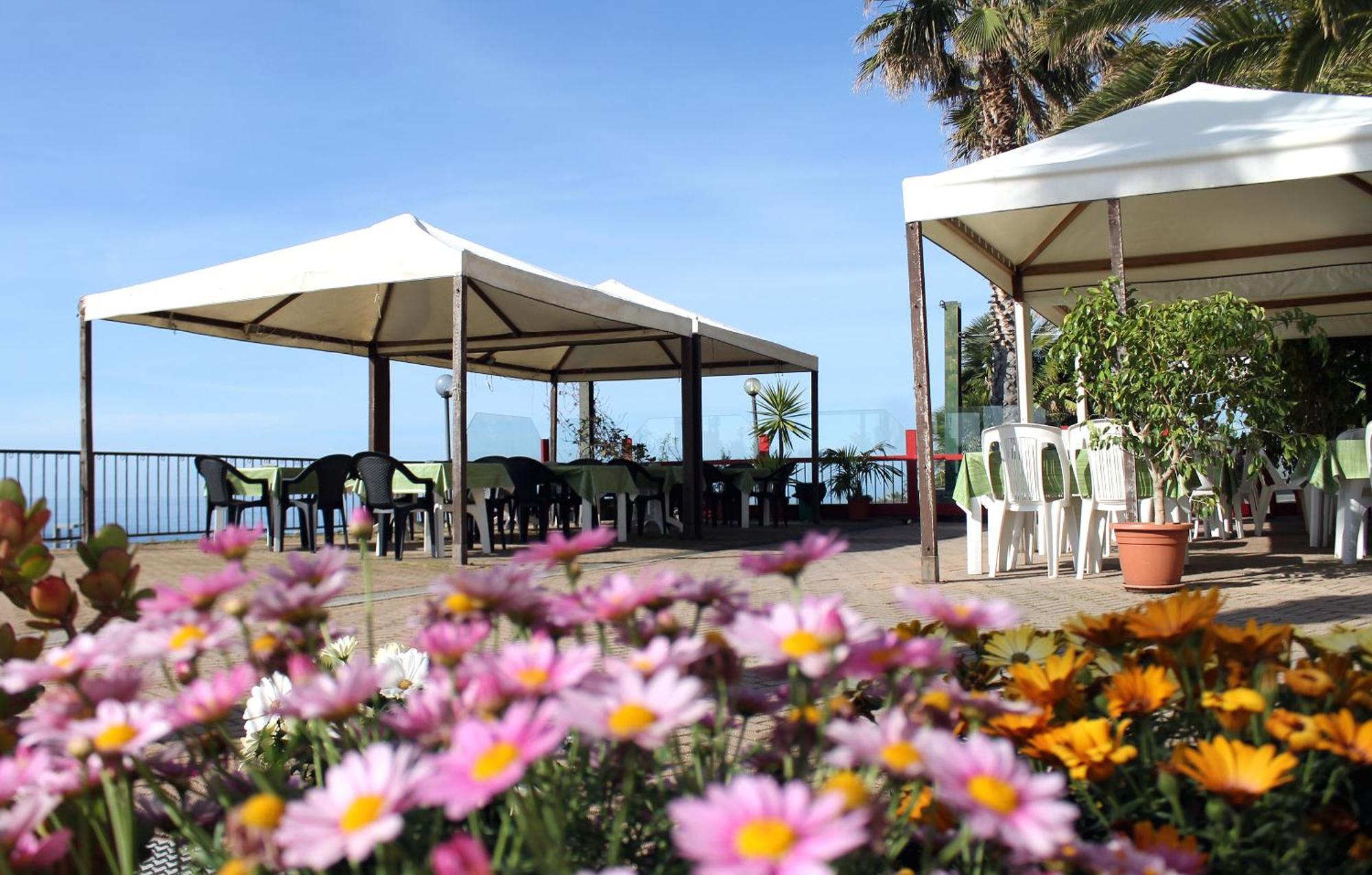 Albergo Ristorante Lucciola Santo Stefano al Mare Buitenkant foto