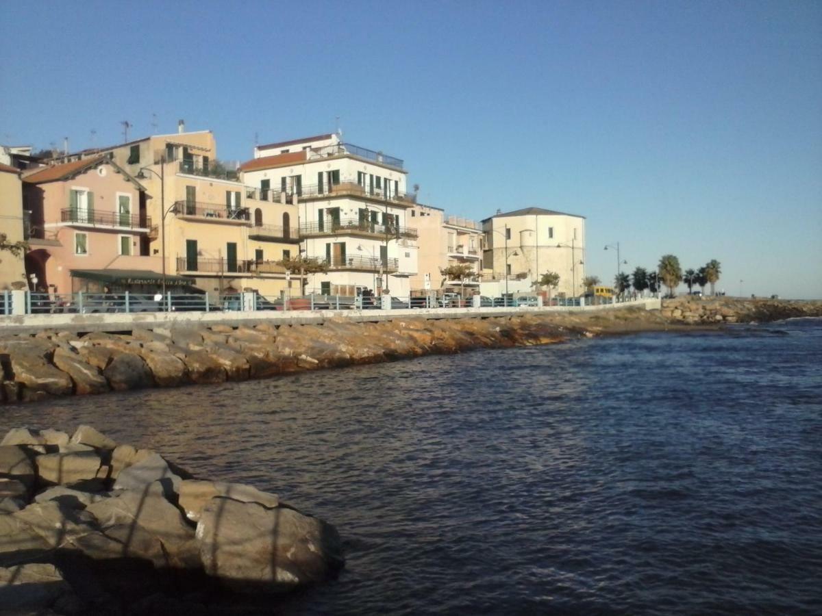 Albergo Ristorante Lucciola Santo Stefano al Mare Buitenkant foto